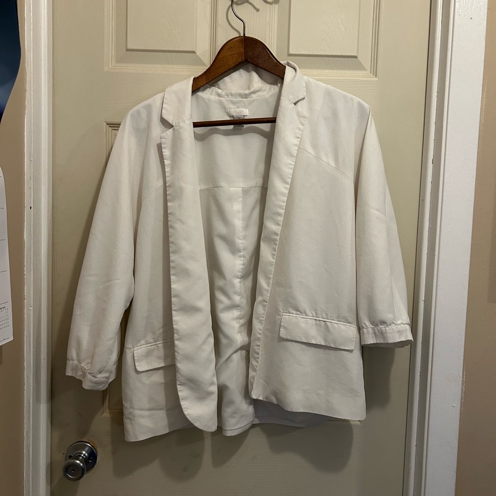 Chico's 3/4 Sleeve Lightweight Open Front
Cream Blazer - size 3